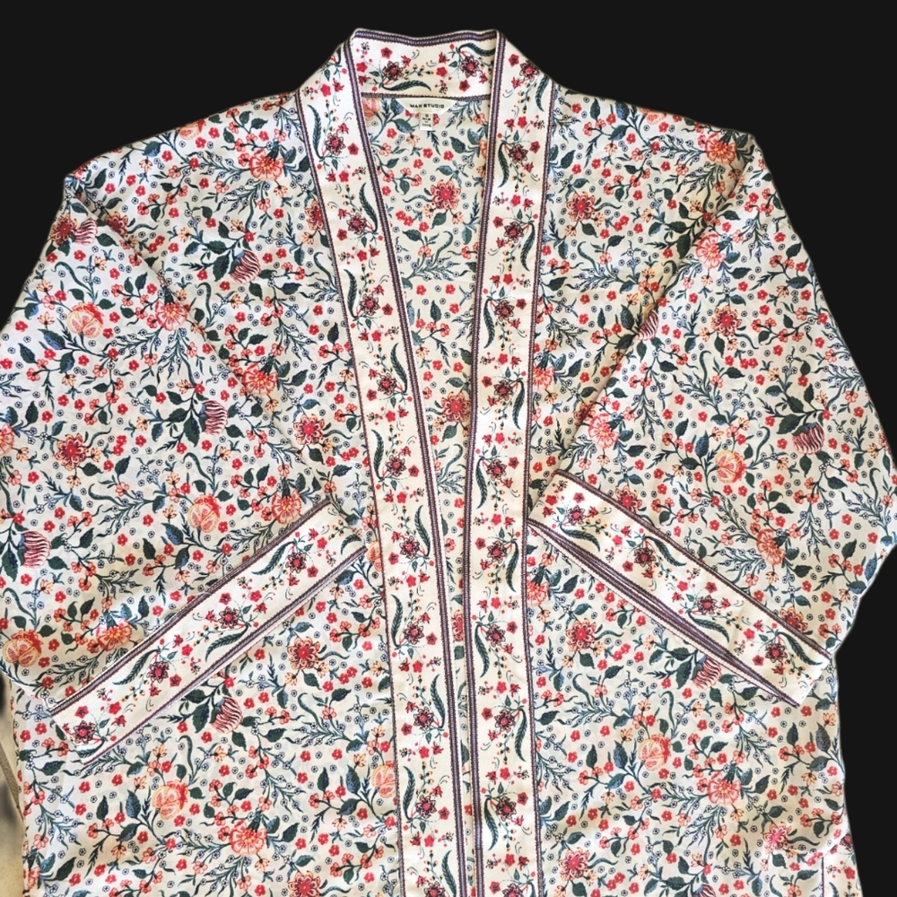 Max Studio Floral Print Kimono Light Jacket - Red, Green, Blue on Cream. Sz. Sml